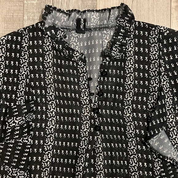 Fashion Mia Sheer Patterned Blouse - Picture 2 of 12
